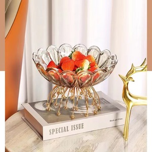 Tazón de oro opulento en el soporte de diseño Acento de lujo hecho a mano Perfecto para la Mesa de la sala de estar o regalos especiales de la India - Product Image 3