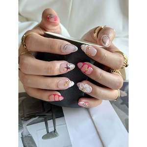 Cosmic Pop Press-On Nail Art Fun Autocollants pour ongles sur le thème cosmique pour une manucure sur le thème de l'espace - Product Image 4