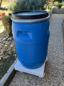 Bidones de Plástico Blancos Apilables de HDPE de 200L 220L (55 Galones) en Venta - Product Image 5