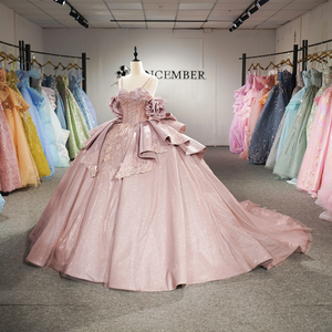6956 Vestidos de Quinceañera de Gala con Corsé de Satén y Tul, Escote Corazón, Estampado, Apliques de Encaje con Cuentas Brillantes, Cola Capilla, Corte Natural - Product Image 2