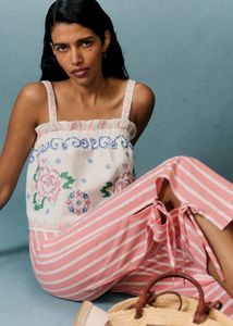 Haut à bretelles à volants sans manches et short taille haute pour femme Ensemble haut et bas brodés de fleurs vintage Fabriqué en Inde - Product Image 2