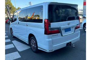 Gran-fia 2024, Camioneta de 5 Asientos, Diésel Turbo, Tracción Delantera, R17, Tapicería de Tela, 1000 Kilómetros, Batería de Ultra Larga Duración, Vehículo de Alta Calidad, Volante a la Izquierda - Product Image 4