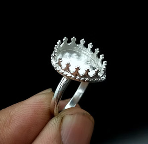 Bague en argent sterling 925 plaqué or 18 carats, 8x12 mm, forme poire, sertie de pierres, design couronne, vente en gros de bijoux fins - Product Image 1