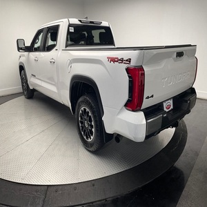 ¡Oferta Imperdible! Toyota Tundra 4x4 TRD Off Road V6 2024 Súper Limpia, Tracción en las Cuatro Ruedas, Exterior Blanco, Camioneta de Lujo - Product Image 2