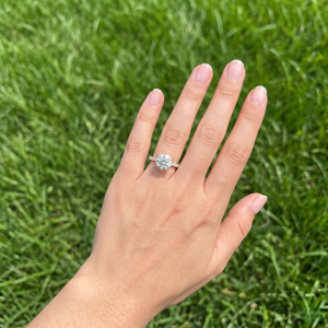 Anillo de Compromiso de Lujo con Diamante Cultivado en Laboratorio de 1.5ct, Corte Brillante Redondo, Elaborado en Oro Amarillo de 14KT para Mujer, Joyería Nupcial Elegante - Product Image 6