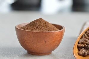 食品および飲料業界向けのバルク20kgs/カートンプレミアム原産ベトナムの卸売ロブスタエキスコーヒーパウダーパッキング