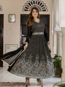 Ensemble de costume Anarkali Kurta Pant Salwar pour femmes Trendmalls en georgette brodée, pour les fêtes (G288-Noir), séchage rapide, protection solaire, recyclé - Product Image 5