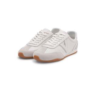 Pour les baskets Valentino Plush V-Detail blanches - Product Image 2