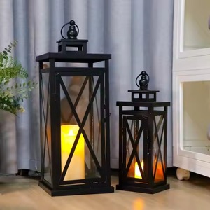 Lanterne en or champagne H.M.A Handicrafts avec cadre mince et côtés en verre pour une décoration de fête élégante - Product Image 3