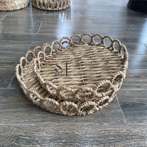 Plateau de service en bois écologique tissé à la main vaisselle décorative tissée ronde fabriquée au Vietnam pour les occasions alimentaires - Product Image 1