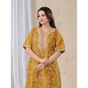 Camisón Cómodo 100% Algodón, Manga Media, Cierre con Botones y Cordón, Personalizable, Popelina Suave para Uso en Casa o para Damas de Honor - Product Image 1