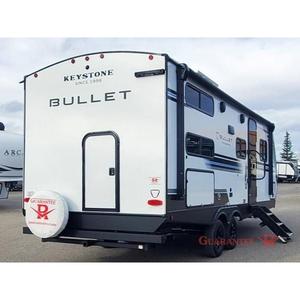 Nuevo Remolque Camper Plegable Todoterreno 2026 Keystone RV Bullet Crossfire 2290BHWE con Suspensión Independiente para Uso 4x4, Aluminio Blanco - Product Image 1