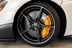 Offre exceptionnelle : McLaren 675 LT Spider 2016, prêt à être expédié - Product Image 6