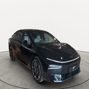 Berline P7 PLUS 2025 d'occasion en excellent état, transmission automatique, 313 CV, à vendre - Product Image 1
