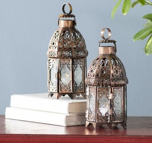 Gran FAROL DE METAL marroquí hecho a mano con acabado rústico envejecido para una iluminación de inspiración vintage en espacios de estilo Boho - Product Image 2