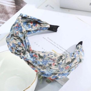 Diadema elegante para mujeres y niñas con cuentas decorativas de semillas y perlas en diseño multicolor que ofrece un atractivo Premium elegante - Product Image 1