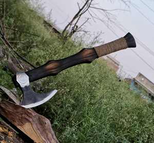 Hacha Tomahawk Artesanal de Acero Industrial con Alto Contenido de Carbono, Multiusos, para Camping, Supervivencia al Aire Libre, Mango de Madera Natural y Cuero - Product Image 2