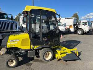 Cortadora de Césped Frontal Kubota F3990 2015 - Motor Diésel de 36 HP, Plataforma de Corte de 72 Pulgadas, Engranaje de Rodamiento, Control Digital Automático, Alta Productividad - Product Image 3