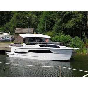 Yate de Vela Deportivo de Lujo Nautic Yachts 880 con Motor Intraborda/Extraborda de 150 HP, Casco de Fibra de Vidrio de 8.95m X 3m, Nuevo - Product Image 1