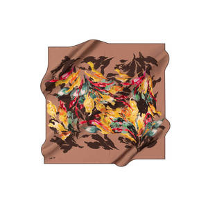 ผ้าพันคอไหมทวิลลายดอกไม้ทรงสี่เหลี่ยม - Product Image 1