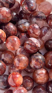 GROS NATUREL DE HAUTE QUALITÉ BOULE DE QUARTZ DE FEU ROUGE PIERRE DE GUÉRISON CHAKRA ÉNERGIE NÉGATIVE ÉQUILIBRE CRISTAL POUR LA MAISON DÉCORE - Product Image 6