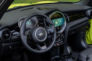 Mini Cooper S Convertible 2024 Seminuevo Impecable en Oferta de Temporada Autos Usados Premium - Product Image 2