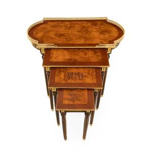 Juego de Mesas de Servicio Ovaladas Clásicas de Lujo con Marcos de Madera Sólida y Detalles en Oro Antiguo para Interiores Elegantes - Product Image 2