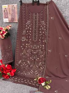 Confeccionado con una finesura excepcional, un delicado arreglo de lentejuelas, un subtimo estampado digital, el mejor vestido étnico/este salwar kameez. - Product Image 4