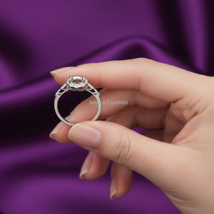 Anillo de Boda de Plata de Ley 925 con Engaste Ovalado de 6x8 mm y Piedras de Circonita Cúbica Blanca, Estilo Lujoso - Product Image 4