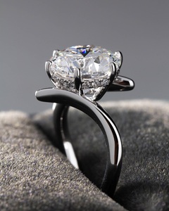 แหวนหมั้นเพชรเม็ดกลมสีขาว12มม. ชุบทอง18K แบบมินิมอล - Product Image 2