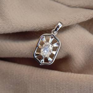 จี้เพชรโมอิสรูปวงรีทรงวี1CT สำหรับสตรีพร้อมสร้อย S925เงินแบบไม่มีโซ่ - Product Image 3