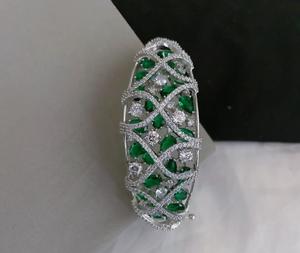 Bracelet américain en diamant pour femmes et filles Bracelet en zircon étincelant à la mode Cadeau Bracelet royal magnifique pour femmes - Product Image 2