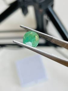 Esmeralda Natural de Zambia, Corte Ovalado, 4.71 Quilates, Piedra Preciosa de Buena Calidad, Lustre, Color Verde Bonito, Pulido Perfecto para Cualquier Joyería - Product Image 4