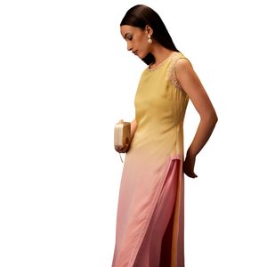 Jaune Ombre Une Ligne Kurta Avec Cloche Bas Pantalon En Gros Femmes Vêtements Ethniques OEM Vêtements Usine Fournisseur Tenue De Fête - Product Image 2
