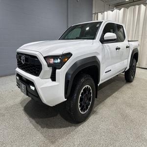 Toyota Tacoma SR5 2024 Súper Limpia, Doble Cabina, 4x4, Motor Automático, Asientos de Cuero - Product Image 1