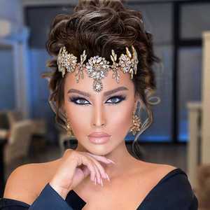 Tocado de Novia con Pedrería Plateada Bridella BHP404-S, Ajuste Cómodo para Bodas, Bailes de Graduación y Eventos Formales - Elegantes Flores de Pedrería - Product Image 4