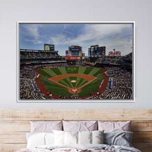 Impression élégante d'un terrain de football : Art sur toile de stade moderne, TOILE ENCADRÉE BLANCHE - Product Image 1