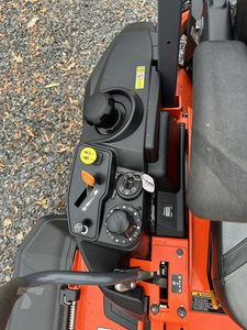 Cortadora de Césped Kubota Z422 2025 de 24 HP con Giro Cero, Tracción en las 4 Ruedas, Transmisión Hidrostática, 60 Pulgadas, Comercial, en Venta - Product Image 5