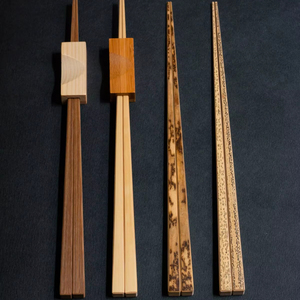 Baguettes en bois artisanales faites à la main, bois naturel, motif de grain unique, vaisselle de luxe pour la table, cadeaux de fête - Product Image 1