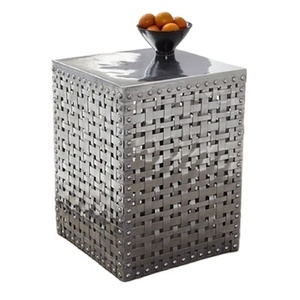 Table basse d'appoint de canapé moderne italienne minimaliste en verre trempé, tabouret carré en aluminium moulé argenté, rembourrage personnalisé pour - Product Image 1