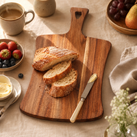 Planche à découper en bois d'acacia massif, faite à la main avec poignée, pour la préparation et la découpe de viande et de légumes en cuisine