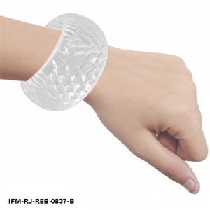 Brazalete de Resina Transparente Facetada Hecho a Mano, Elegante Brazalete Geométrico Grueso para Mujer, Regalo para Ella - Product Image 2