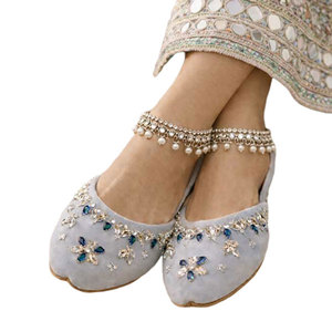 Chaussures Khussa pour femmes en tissu velours antidérapant avec semelle antidérapante, couleur et taille personnalisables, chaussures de haute qualité, vente directe d'usine - Product Image 1