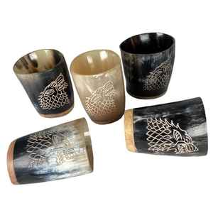 Vaso de chupito de estilo vikingo hecho a mano personalizado de marca de lujo, cuerno de beber Natural de alto pulido, técnica tallada de India - Product Image 2