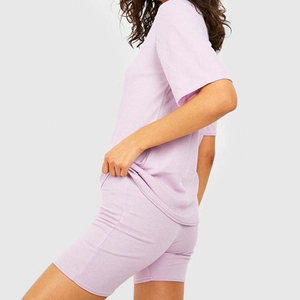 Ensemble d'été pour femmes conçu pour les vacances et la plage en utilisant un tissu doux et élégant design simple Ensemble d'été pour femmes - Product Image 4