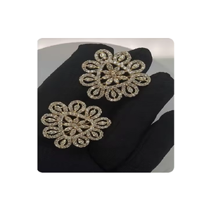 Boucles d'oreilles élégantes en moissanite en argent sterling 925 avec placage à l'or. - Product Image 3