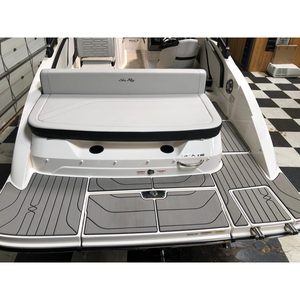 Sea Ray SPX 210 2025, Nuevo Bote de Lujo con Motor MerCruiser y Tanque de Combustible de 37 Galones - Product Image 2