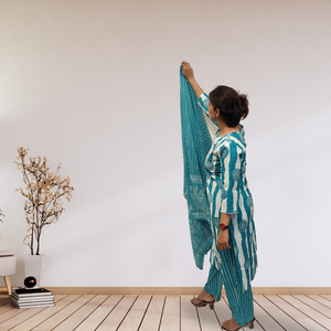 Nouveauté tendance, ensemble kurta pantalon imprimé turquoise de luxe, tenue élégante de fusion ethnique, tenue haut de gamme pour femmes - Product Image 2