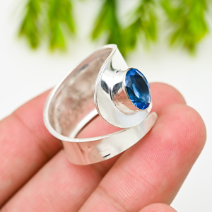 Anillo de Plata Chapado con Topacio Azul Sintético de Forma Ovalada de 10x14 mm, Gema Elegante para Mujer - Product Image 6