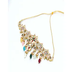 Parure de bijoux fins pour femme, collier ras-du-cou, boucles d'oreilles et Maang Tikka en alliage plaqué or, zircon, motif XOXO, couleur bordeaux - Product Image 3